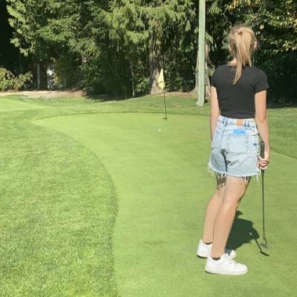 Meet your Posher, Mariah - Picture 1 of 1